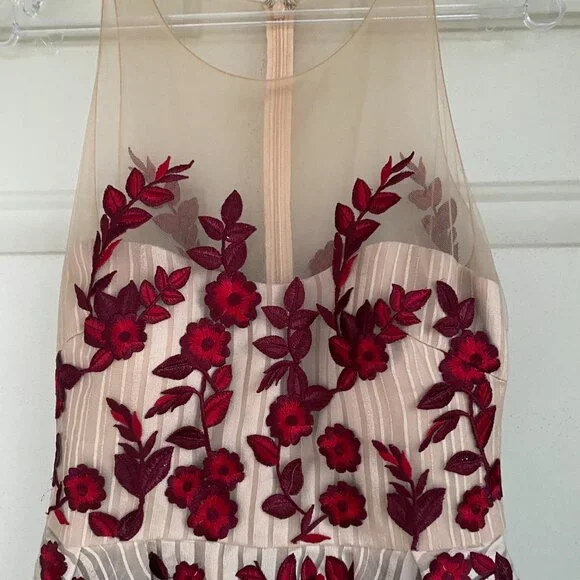 $995 Size 10 Marchesa Notte Floral Embroidered Gown - Picture 5 of 6